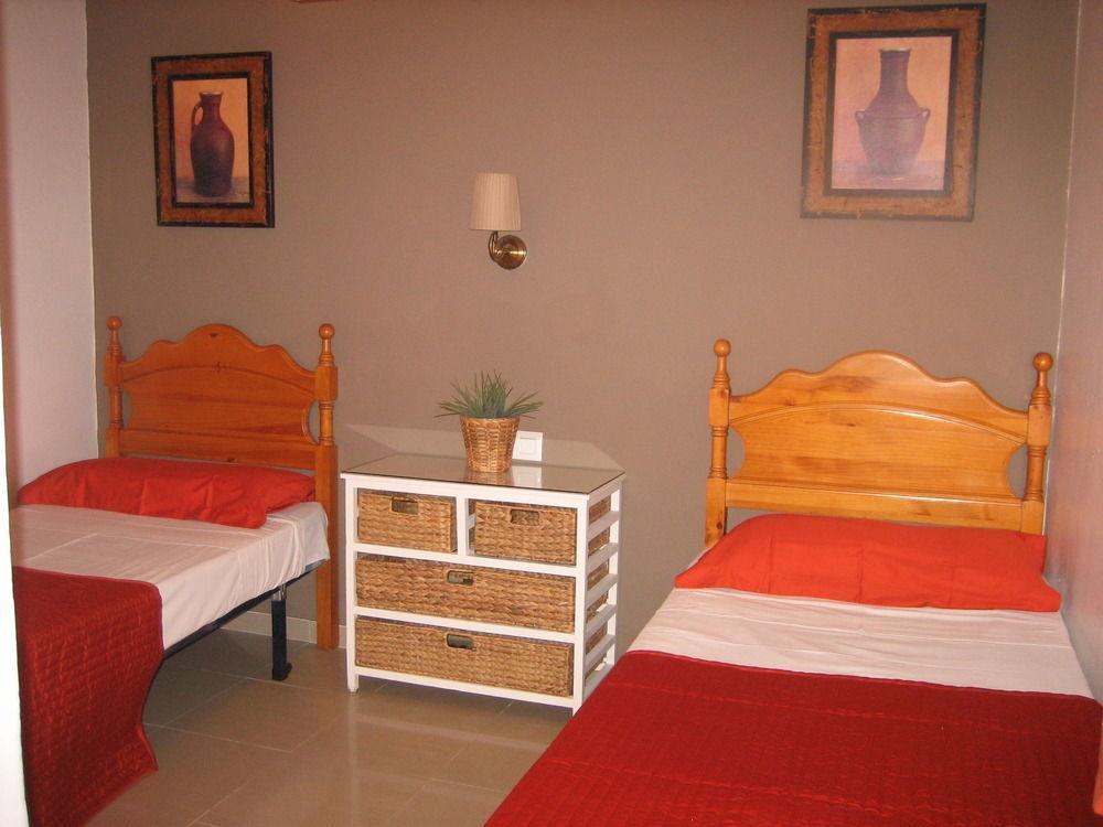 Hostal Tarantelo Conil كونيل ذي لا فرونتيرا المظهر الخارجي الصورة